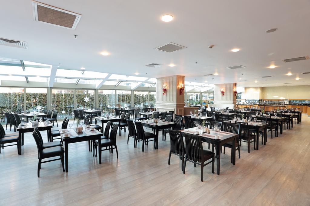 Eser Premium Hotel&Spa Büyükçekmece Exterior foto The restaurant