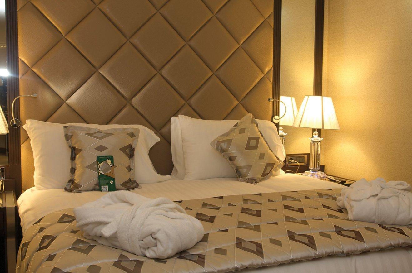Eser Premium Hotel&Spa Büyükçekmece Zimmer foto A bedroom at the hotel