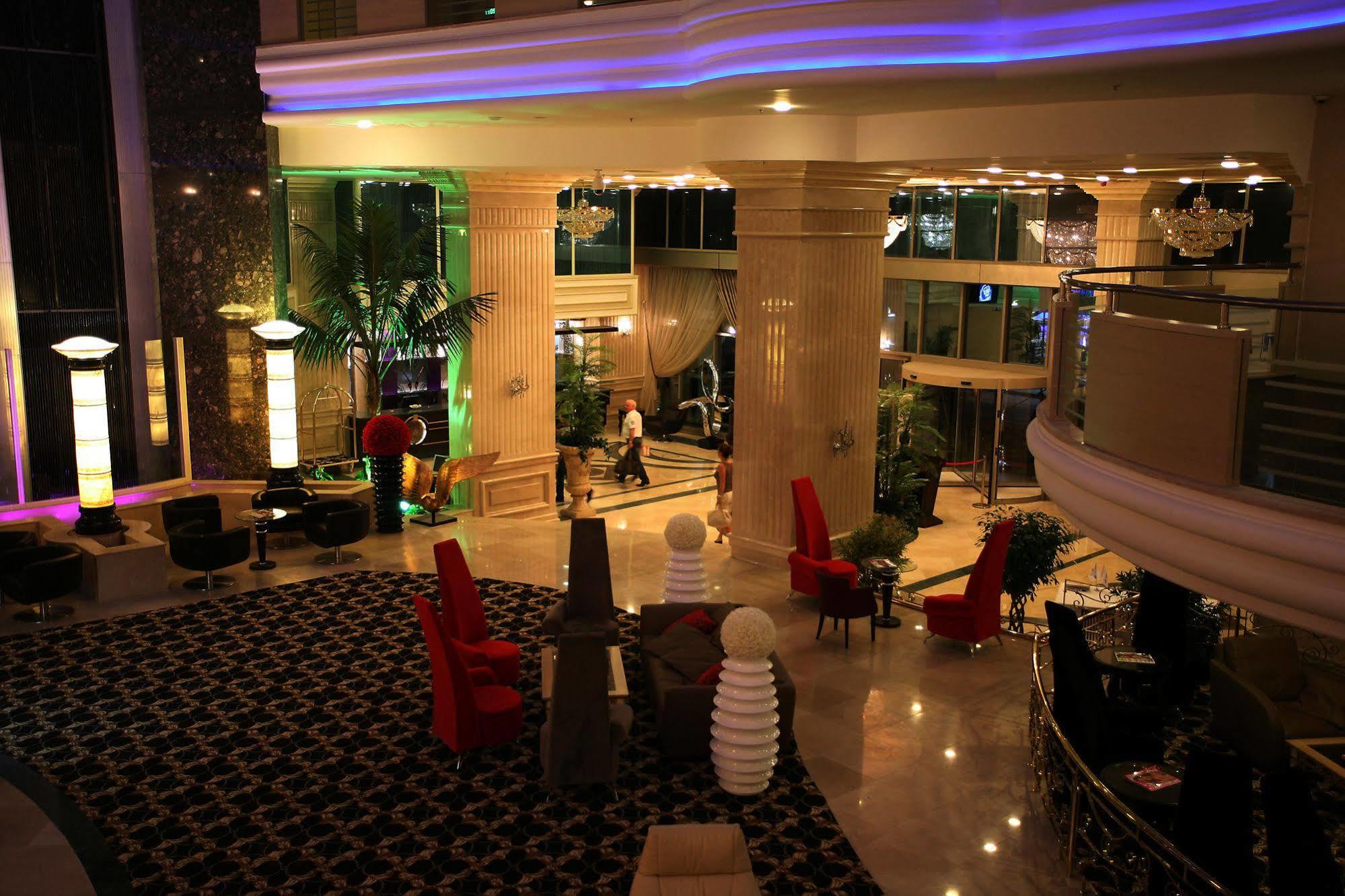 Eser Premium Hotel&Spa Büyükçekmece Exterior foto Lobby