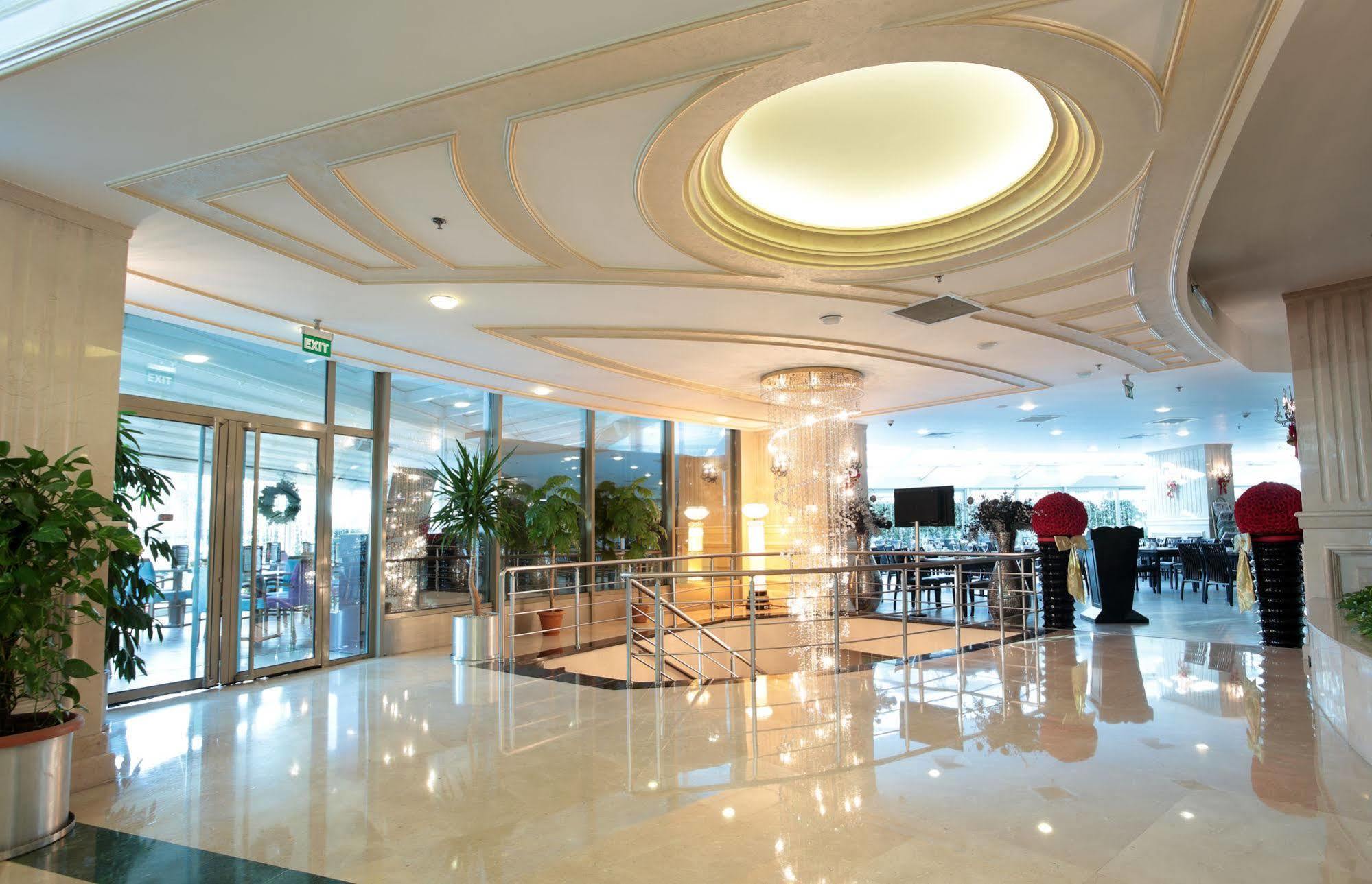 Eser Premium Hotel&Spa Büyükçekmece Exterior foto Lobby